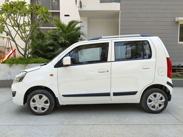 rent-a-Suzuki-wagon-r